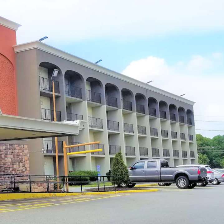 Howard Johnson TEB Airport Parking 