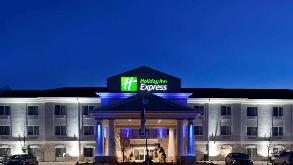 Holiday Inn Express Le Roy - Bloomington BMI Airport Parking