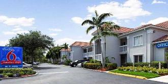 Studio 6 Port of Palm Beach Cruise Parking