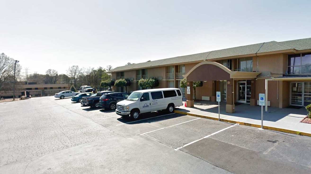 Days Inn by Wyndham Charlotte Airport Parking (No Shuttle)