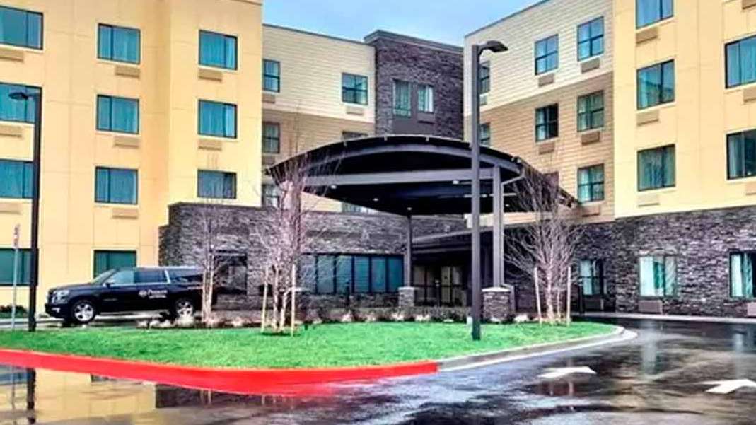 Best Western Premier Hotel at Fishers Landing PDX Airport Parking