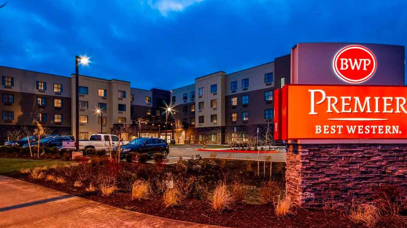 Best Western Premier Hotel at Fishers Landing PDX Airport Parking
