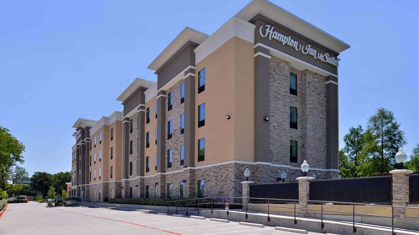 Hampton Inn and Suites Dallas Market Center DAL Airport Parking (No Shuttle)