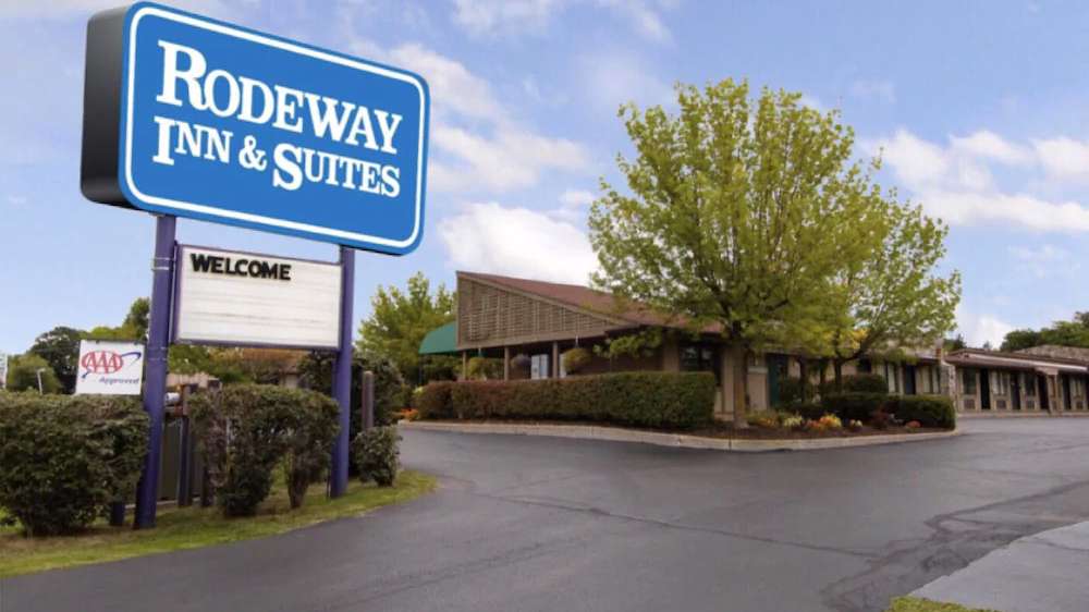 Rodeway Inn and Suites SYR Airport Parking