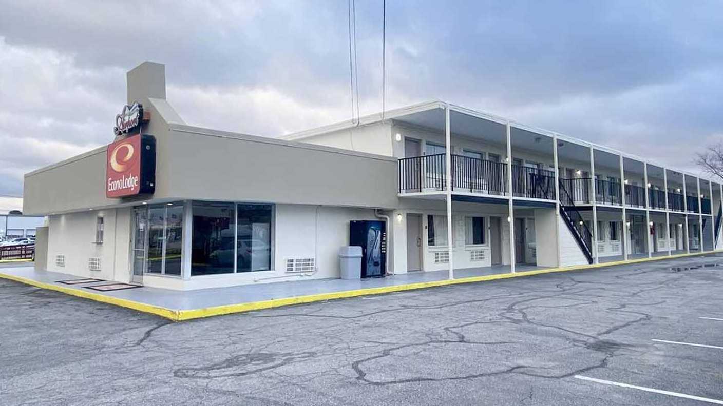 Econolodge - Norfolk (ORF) Airport Parking