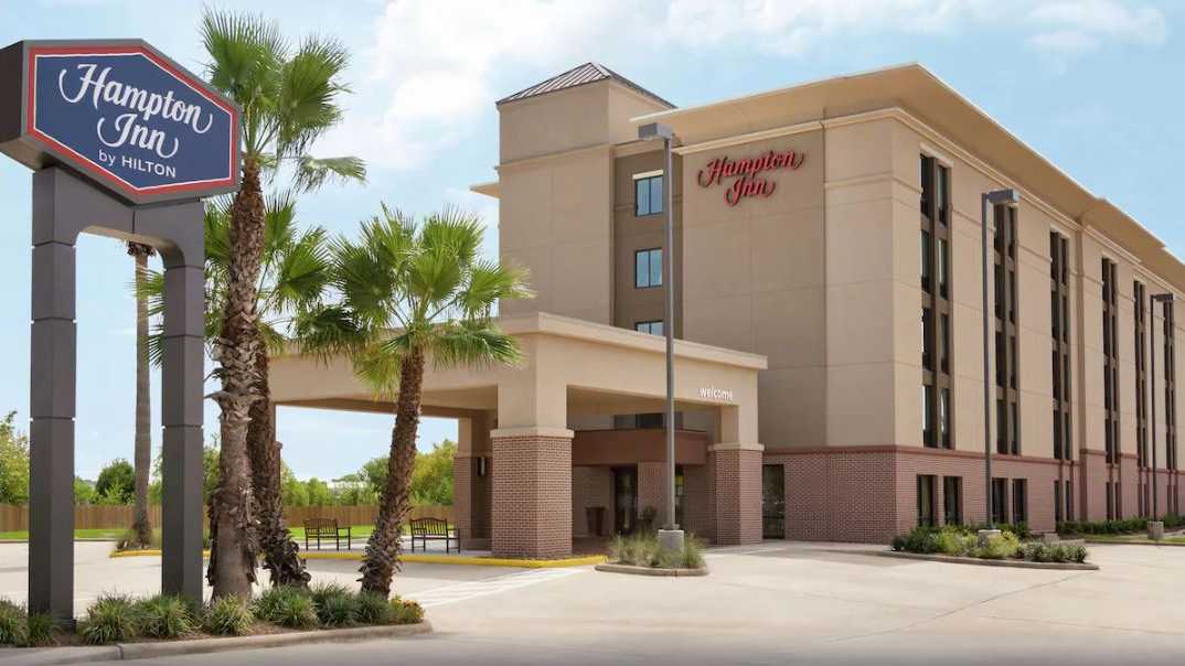 Hampton Inn Houston Hobby  Airport Parking