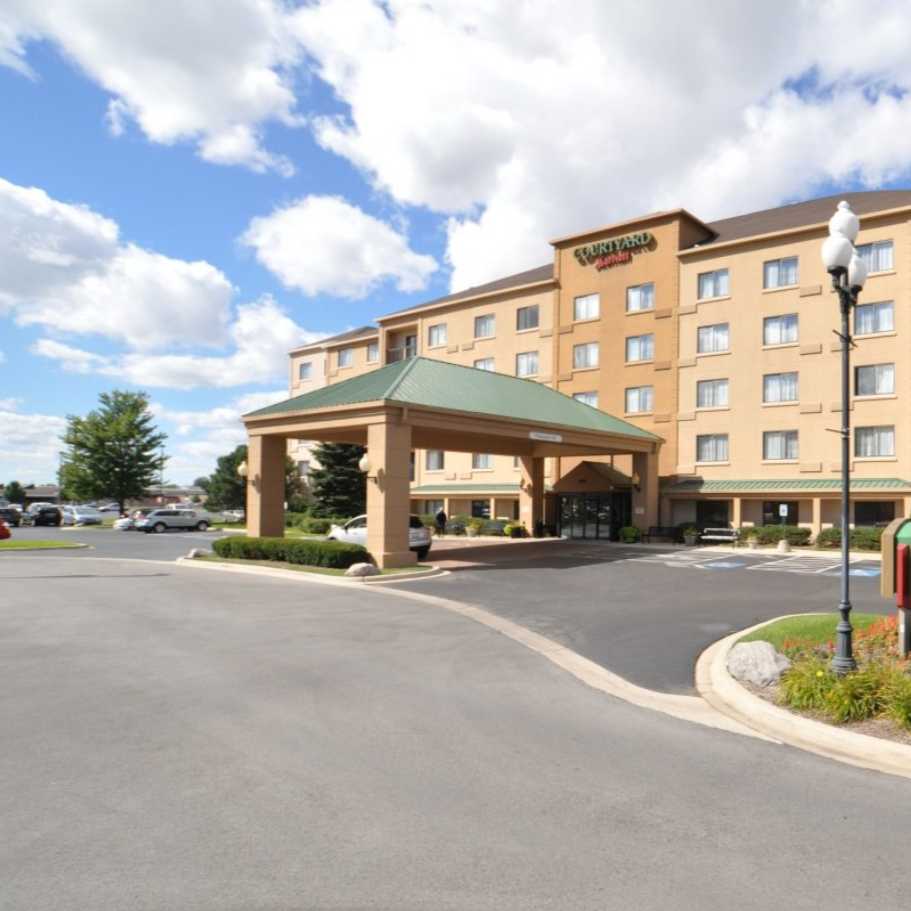 Courtyard by Marriott MDW Airport Parking