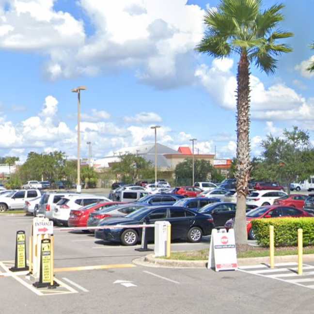 DoubleTree by Hilton MCO Airport Parking