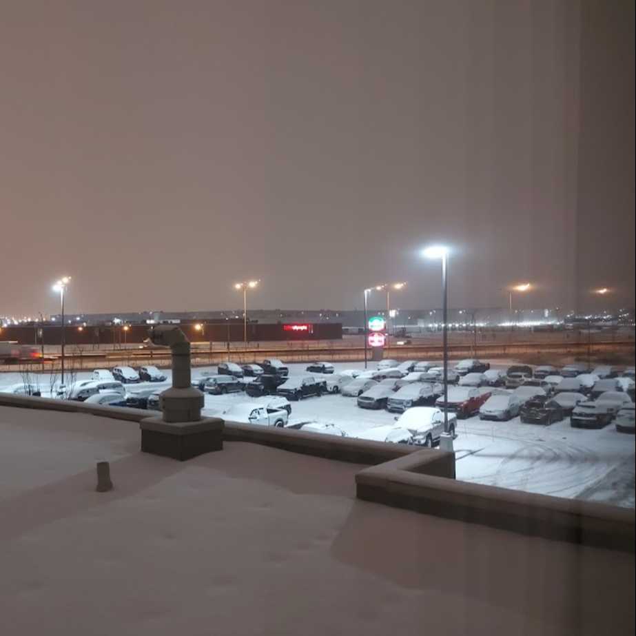 Courtyard Montreal Airport Parking