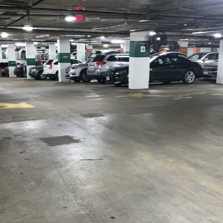 Crystal Gateway Marriott Airport Parking