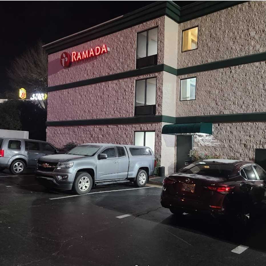 Ramada by Wyndham Pearl Jackson Airport Parking