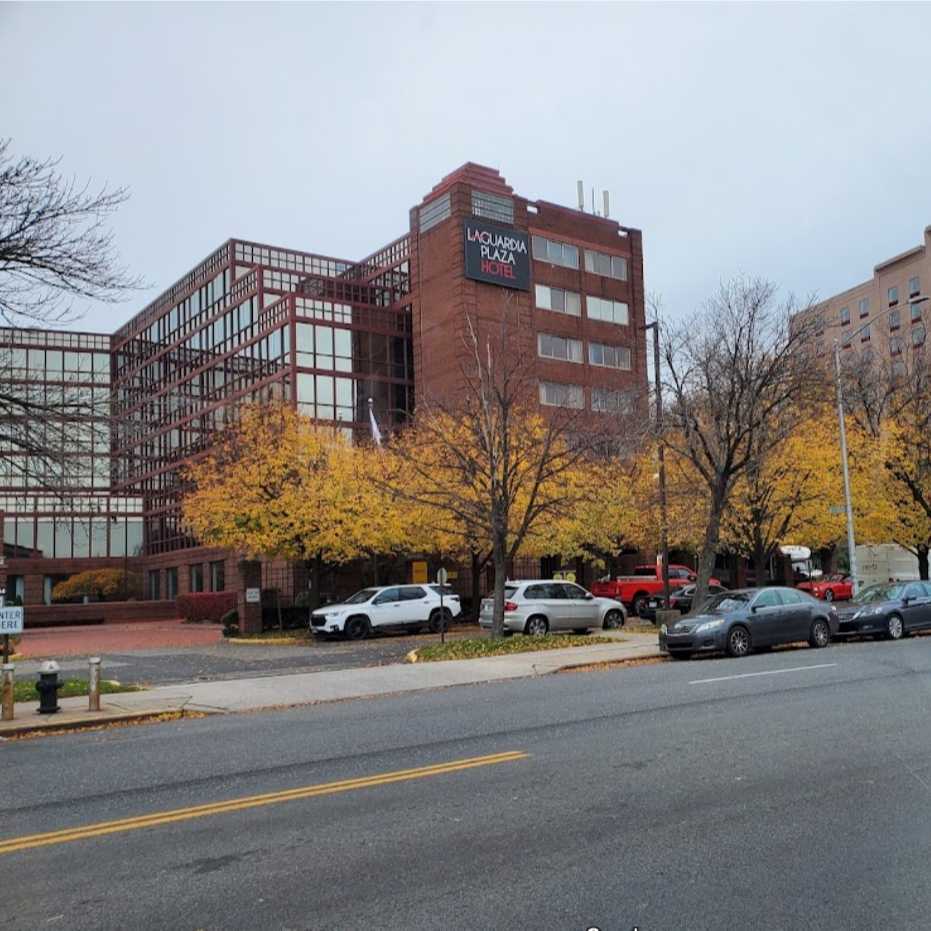 Laguardia Plaza Hotel Airport Parking
