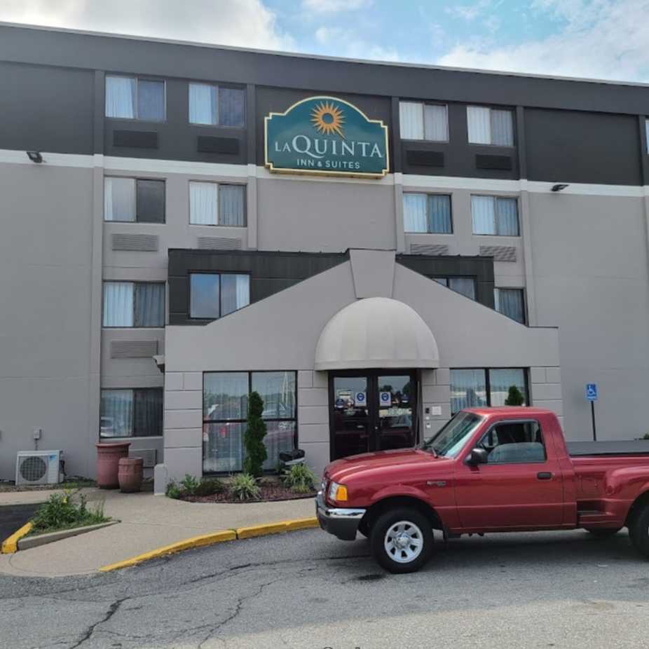 La Quinta Inn & Suites by Wyndham Warwick Providence Airport 