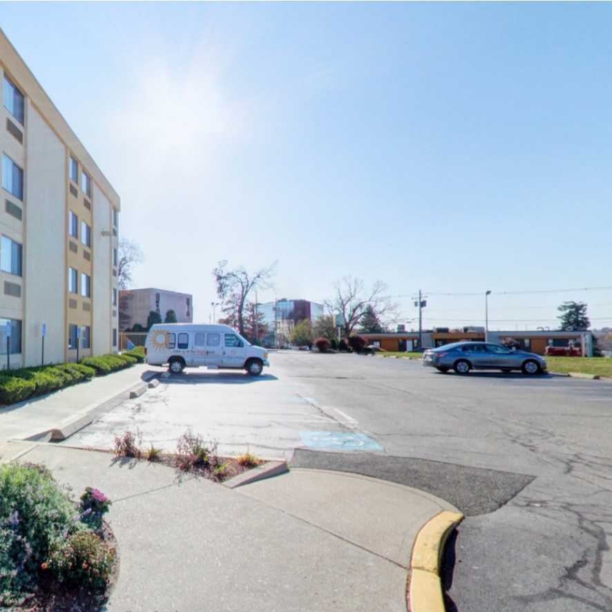 La Quinta Inn & Suites by Wyndham Warwick Providence Airport 