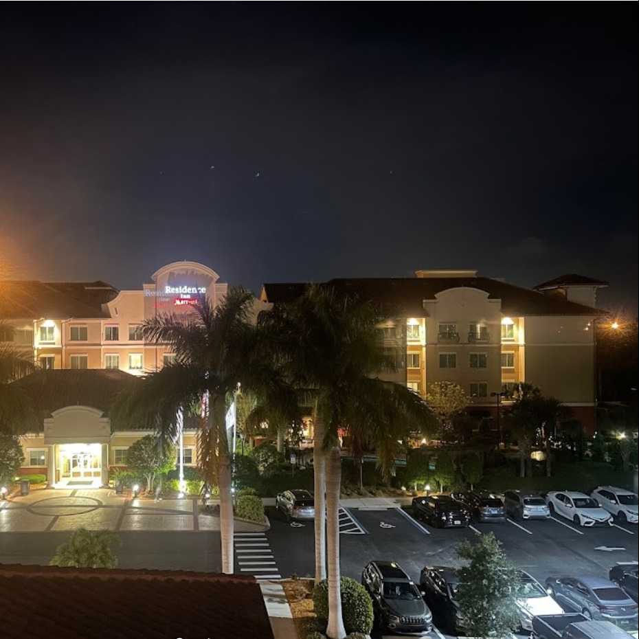 Courtyard by Marriott Fort Myers Airport Parking