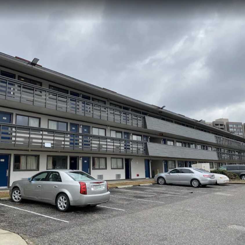 Motel 6 MEM Airport Parking 