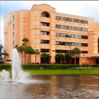 DoubleTree by Hilton PBI Airport Parking