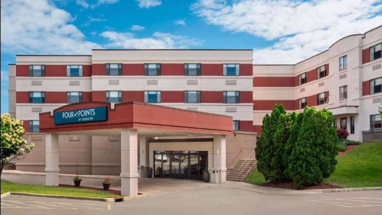 Four Points by Sheraton Milwaukee Airport Parking