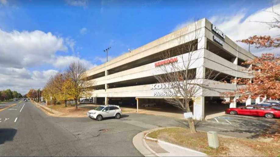 Dulles Airport Parking by Crowne Plaza