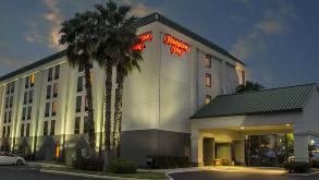 Hampton Inn by Hilton Tampa Airport Parking