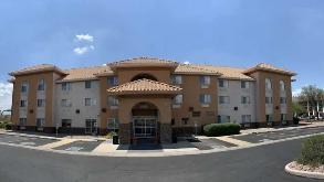 Comfort Inn and Suites TUS Airport parking