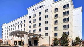 Doubletree by Hilton DIA Airport Parking