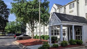 Microtel Inn & Suites Charlotte Airport Parking