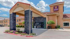 Clarion Inn & Suites North DFW Airport Parking