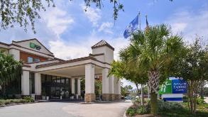 Holiday Inn Express MSY Airport Parking