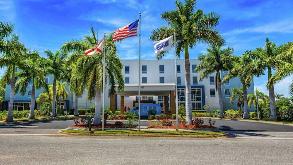 Hampton Inn & Suites SRQ Airport Parking