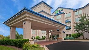 Holiday Inn Express & Suites MDW Airport Parking