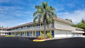 Motel 6 Dania Beach, FL 