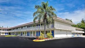 Motel 6 FLL Airport Parking