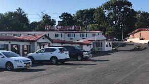 Red Carpet Inn North Syracuse Airport Parking