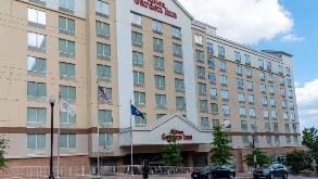 Hilton Garden Inn Arlington DCA Airport Parking