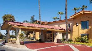 La Quinta Inn by Wyndham SNA Airport Parking 