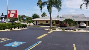 Deluxe Inn SRQ Airport Parking