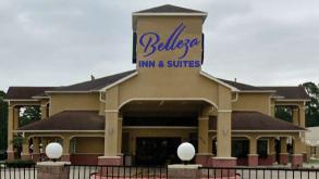 Belleza Inn and suites IAH Airport Parking