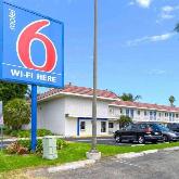Motel 6 SNA Airport Parking