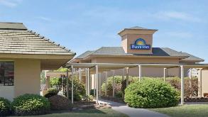 Days Inn by Wyndham Charlotte Airport Parking (No Shuttle)