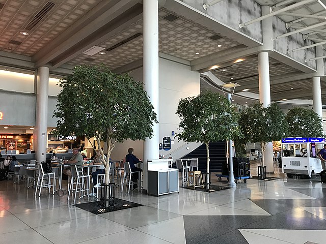 Restaurant at Charlotte_Douglas_Atrium