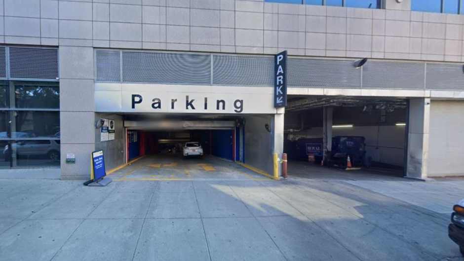 Queens Crossing LAZ PARK and FLY  LGA Airport Covered Valet Airport Parking