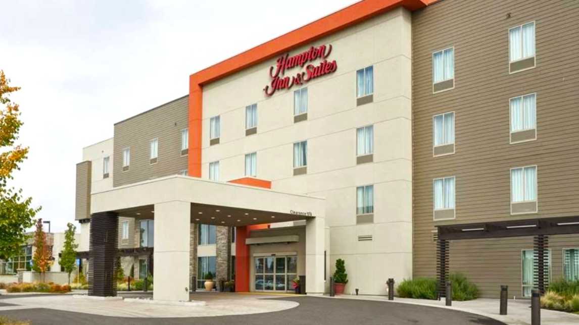Hampton Inn & Suites Portland/Vancouver (PDX) Airport Parking