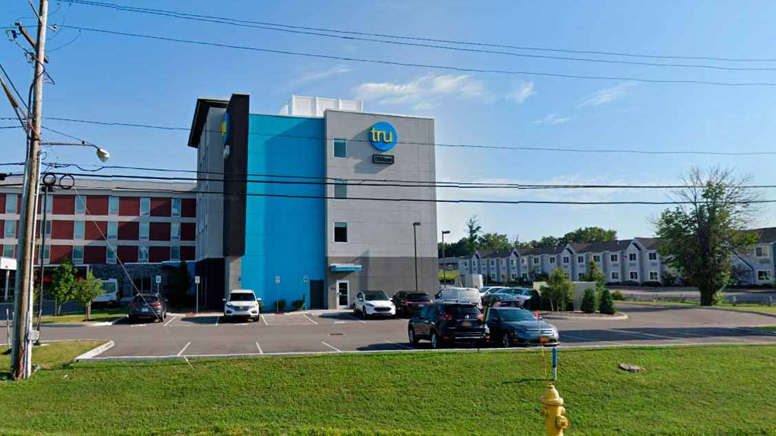 Tru by Hilton Williamsville Buffalo Airport Parking 