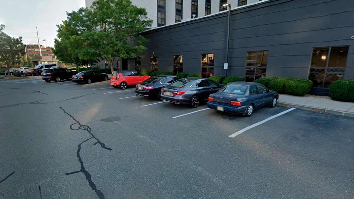 DoubleTree Boston Logan BOS Airport Parking - FREE SHUTTLE