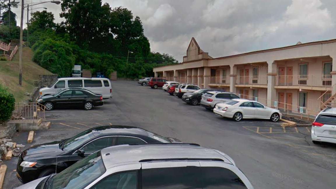 Super 8 by Wyndham Murfreesboro Pike BNA Airport Parking