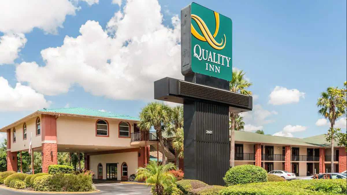 Quality Inn & Suites MCO Airport Parking