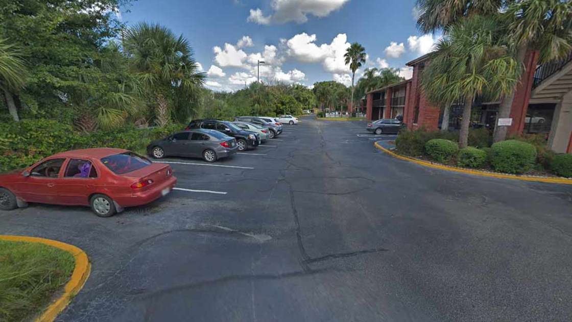 Quality Inn & Suites MCO Airport Parking