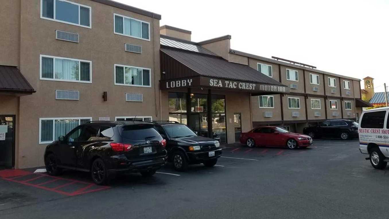 Crest Motor Inn SeattleTacoma International Airport Parking