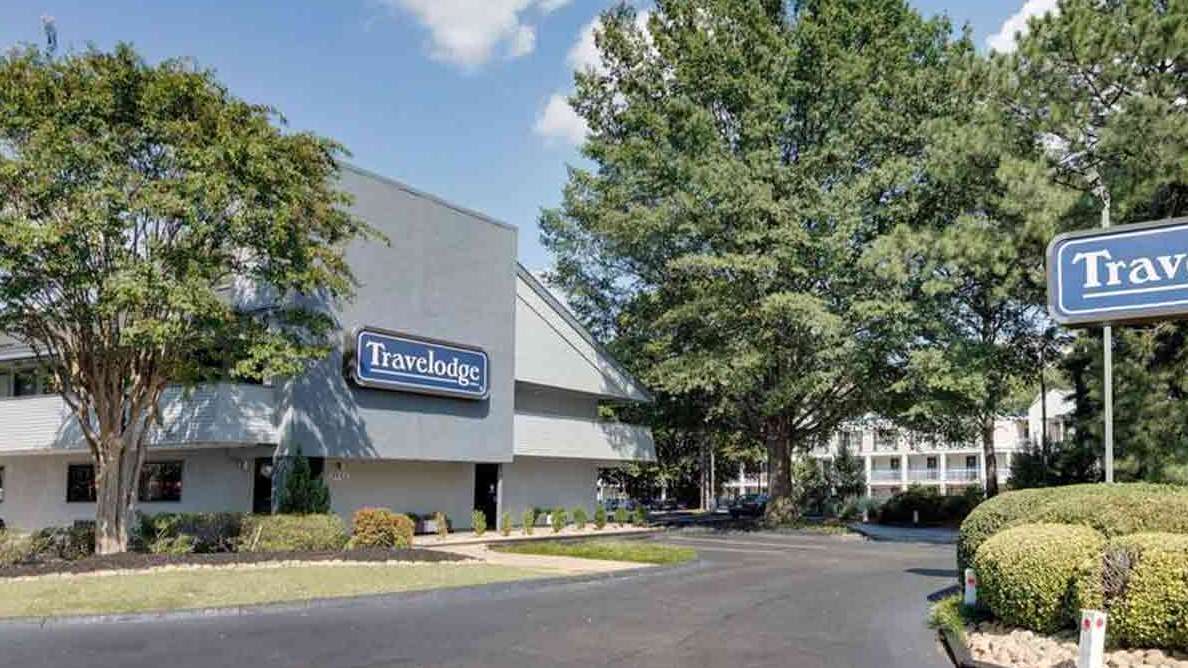 Travelodge by Wyndham ATL Airport Parking(No Shuttle)